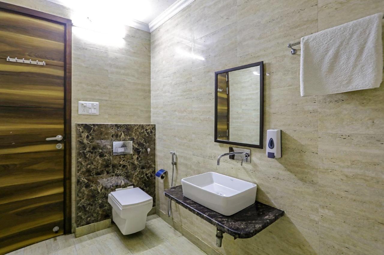 Fabhotel White House Bnb - Nr Yashobhoomi Convention Centre Deli Exterior foto