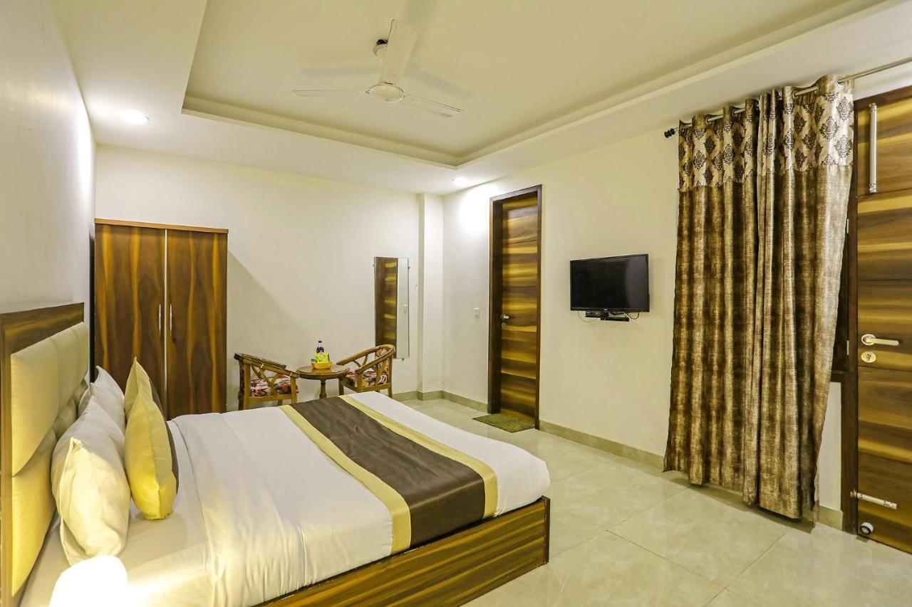 Fabhotel White House Bnb - Nr Yashobhoomi Convention Centre Deli Exterior foto