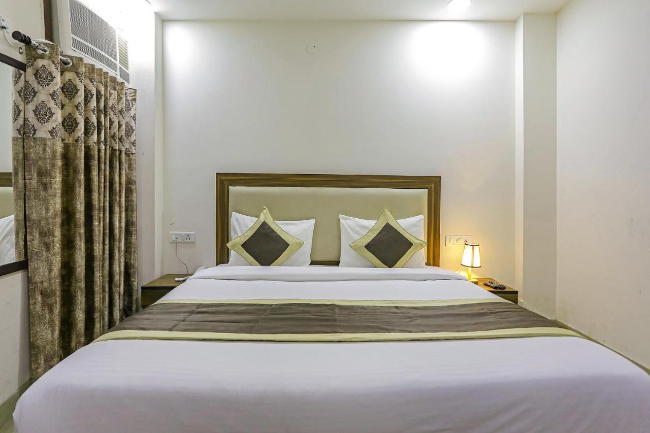 Fabhotel White House Bnb - Nr Yashobhoomi Convention Centre Deli Exterior foto