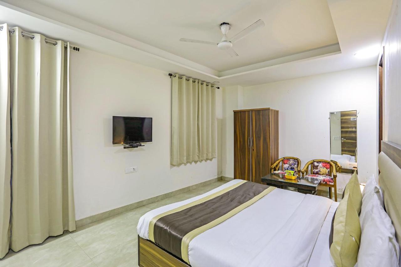 Fabhotel White House Bnb - Nr Yashobhoomi Convention Centre Deli Exterior foto