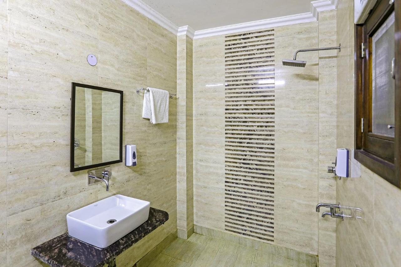 Fabhotel White House Bnb - Nr Yashobhoomi Convention Centre Deli Exterior foto