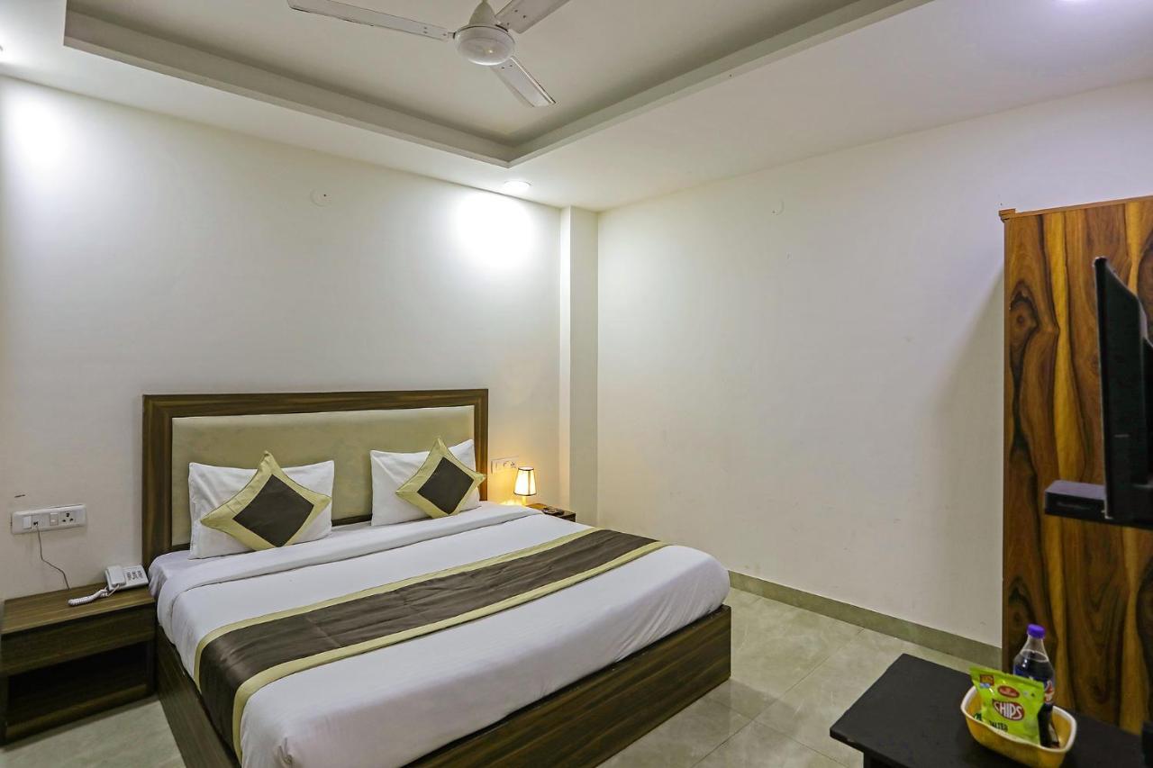 Fabhotel White House Bnb - Nr Yashobhoomi Convention Centre Deli Exterior foto